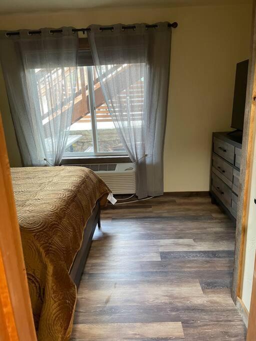 Parkway Yellowstone Guest House Apartment #3 Gardiner Extérieur photo