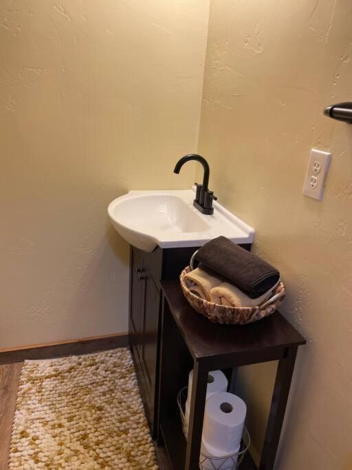 Parkway Yellowstone Guest House Apartment #3 Gardiner Extérieur photo