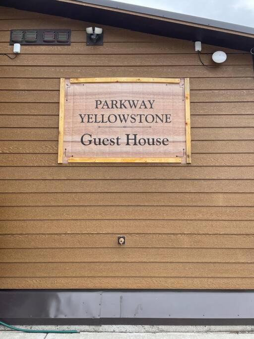 Parkway Yellowstone Guest House Apartment #3 Gardiner Extérieur photo