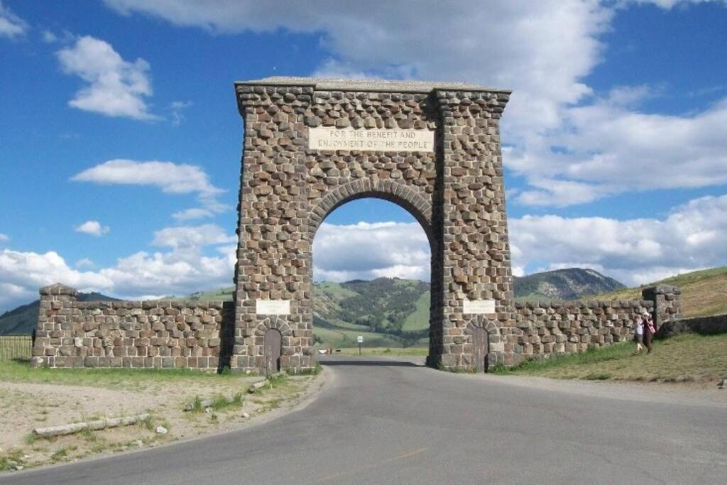 Parkway Yellowstone Guest House Apartment #3 Gardiner Extérieur photo