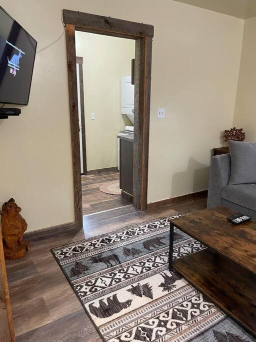 Parkway Yellowstone Guest House Apartment #3 Gardiner Extérieur photo