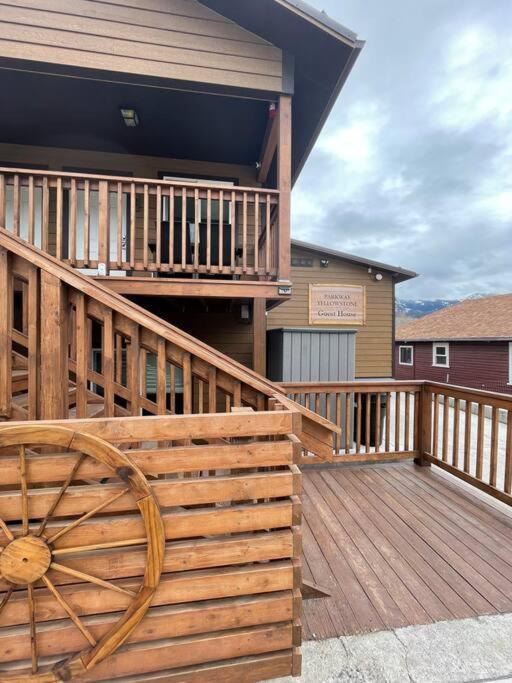 Parkway Yellowstone Guest House Apartment #3 Gardiner Extérieur photo