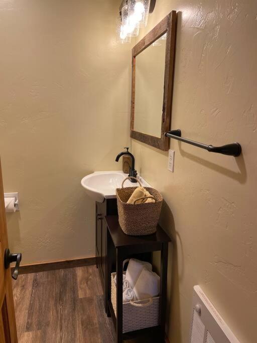 Parkway Yellowstone Guest House Apartment #3 Gardiner Extérieur photo